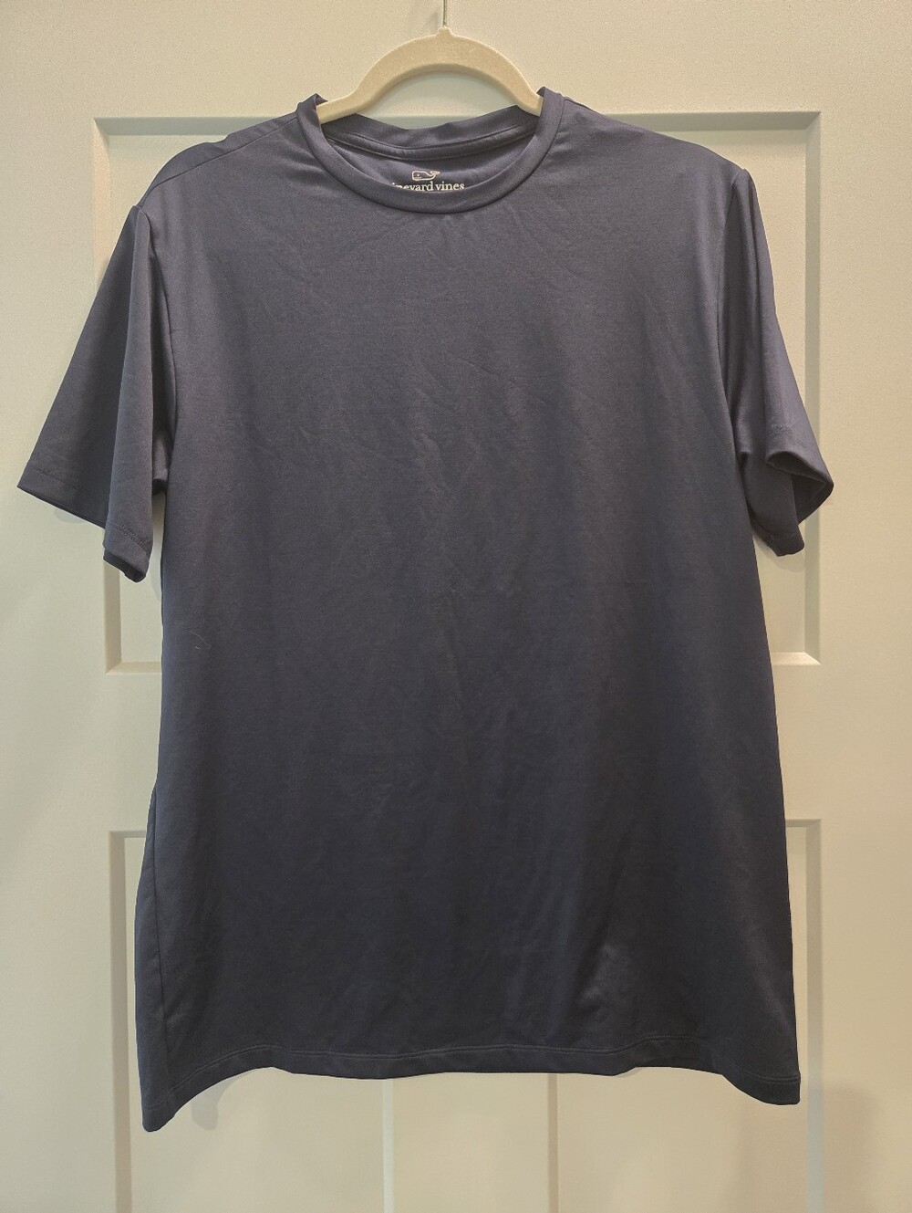 Vineyard Vines men’s short sleeve performance T-shirt in navy blue, size Small